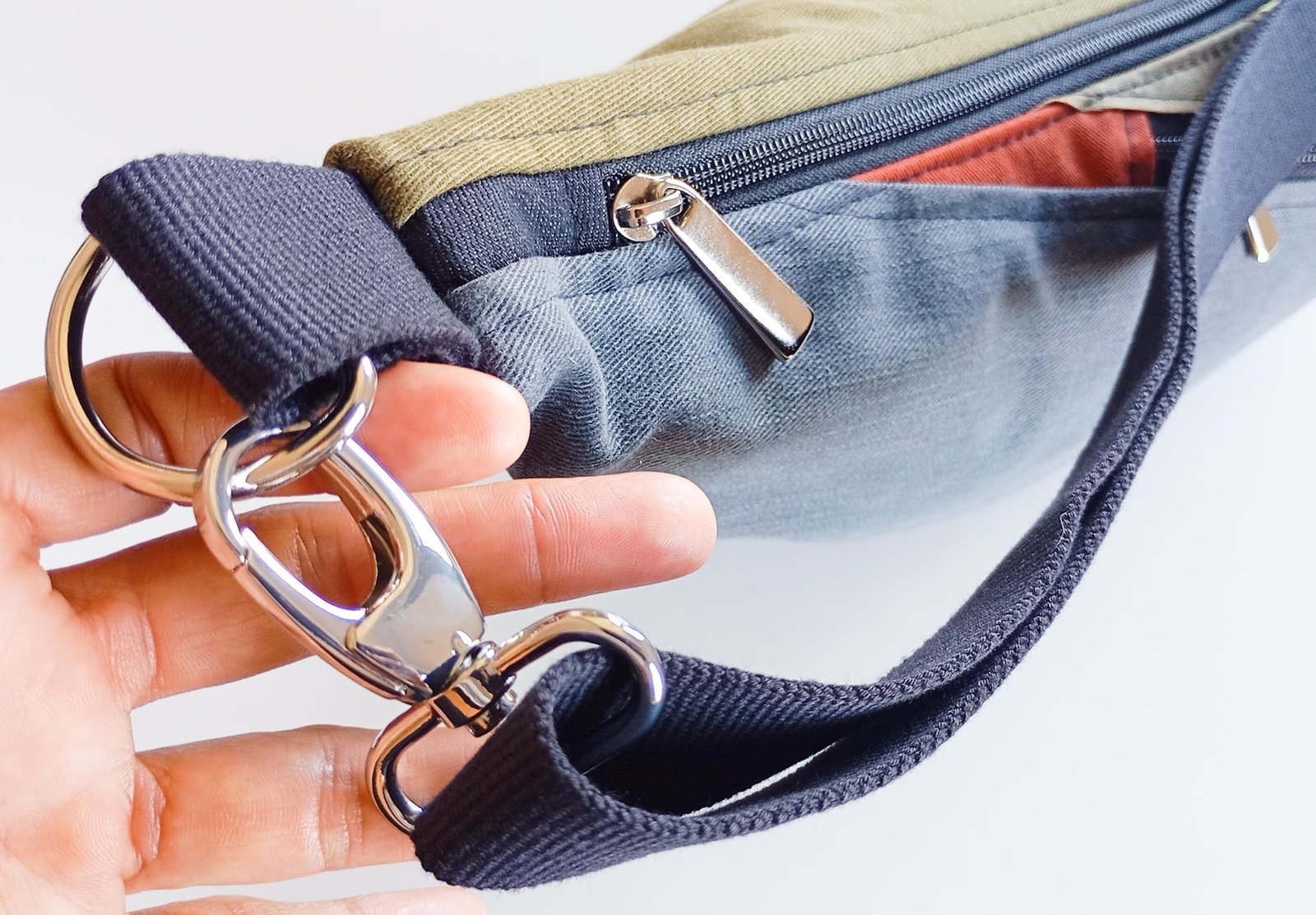 Bolso Banano Gris y Amarillo - Imagen 2